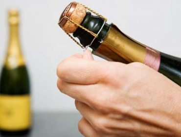 Mách bạn cách bảo quản rượu vang sau khi mở nắp tốt nhất